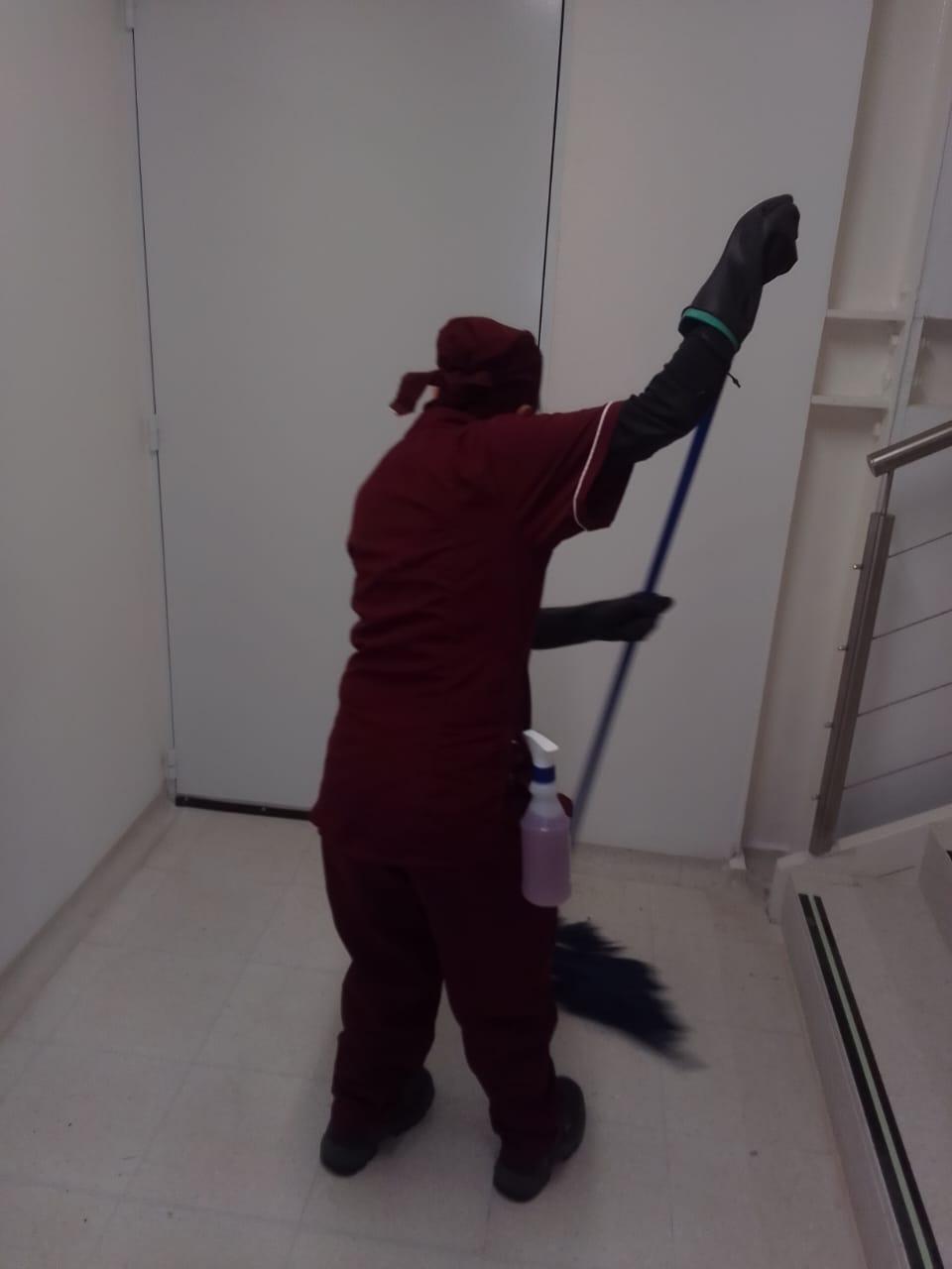Limpieza de espacios confinados en Bogotá