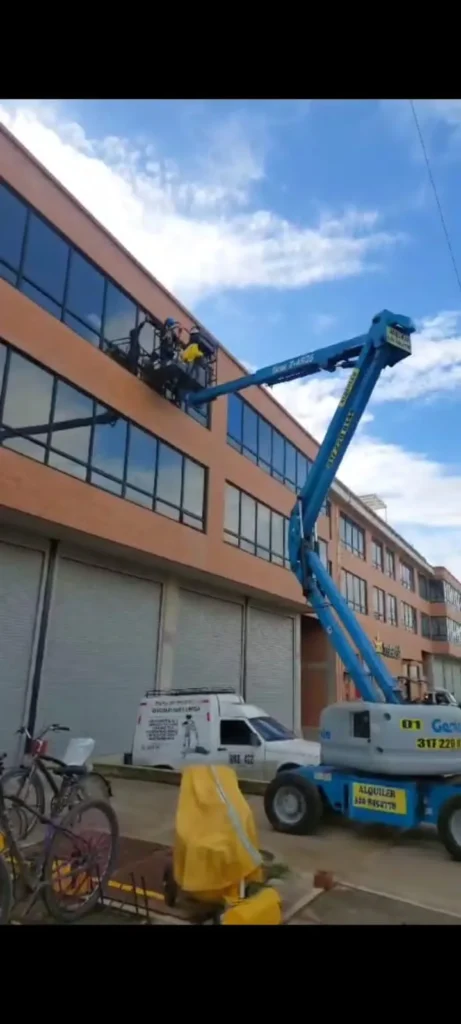 Limpieza y aseo en alturas y partes altas en Bogotá y Cundinamarca