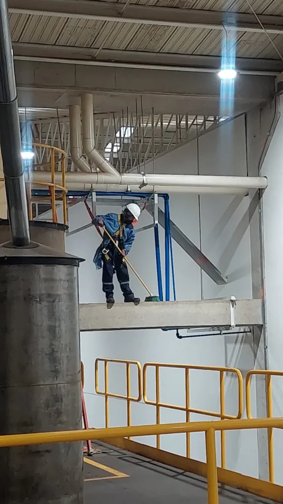 Limpieza y aseo en alturas y partes altas en Bogotá y Cundinamarca